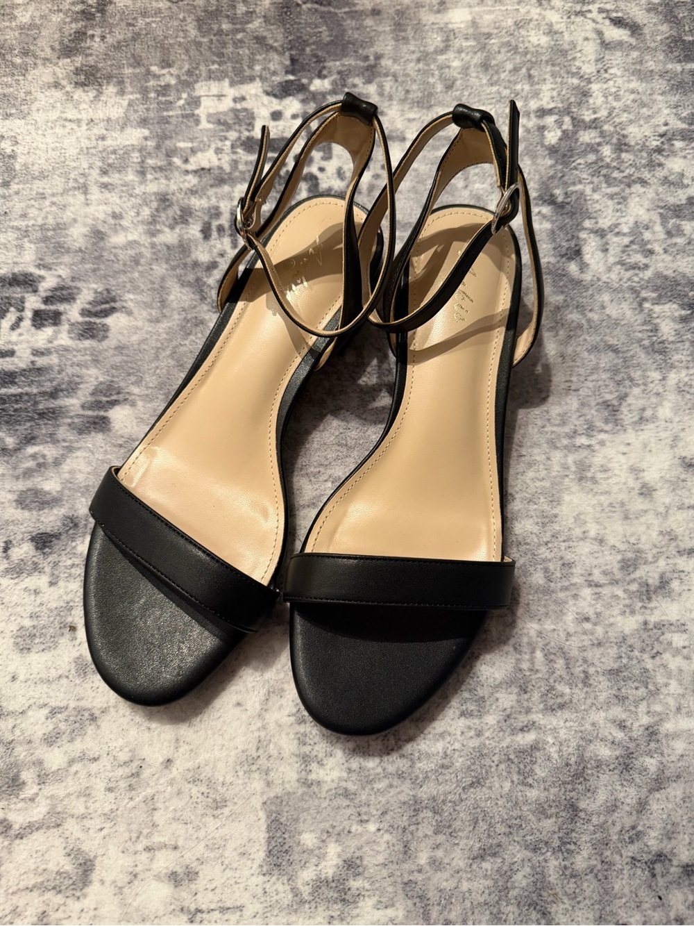 Black Ankle-Strap Women’s Sandals with Minimalist Band